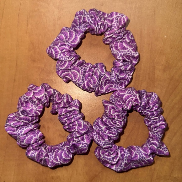 Custom scrunchie! - Picture 2 of 2